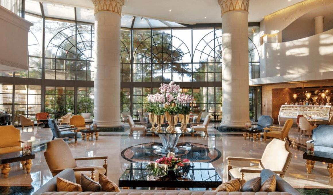 Discover elegance at the Intercontinental Istanbul lobby with Natlaupa.