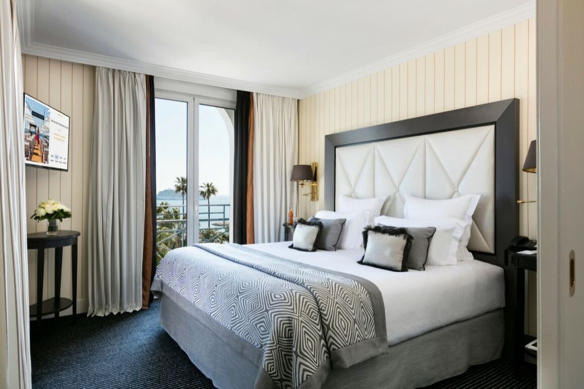 Relax in a luxurious suite at Le Majestic Cannes with Natlaupa.